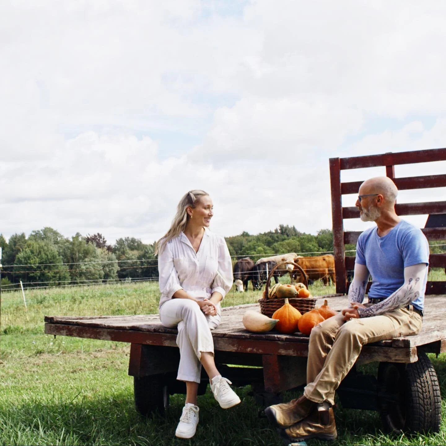 ‼️ PREMIERE COUNTDOWN: 6 days‼️
We are less than a week away of the ✨first episode✨ drop of My Metropolitan Kitchen on November 1st. In this episode we talk with Farmer Mark, owner of Emma Acres Farm in Ann Arbor, MI. His ethical farming practices a